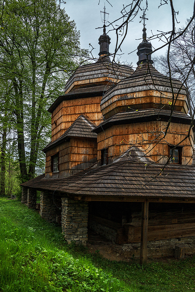 zabytkowa cerkiew w piątkowej