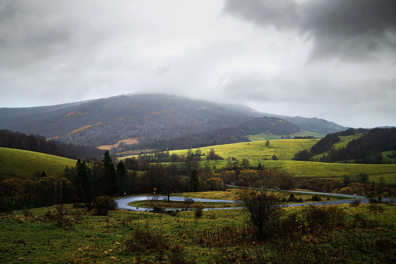 Bieszczady widok na Połoninę Caryńską