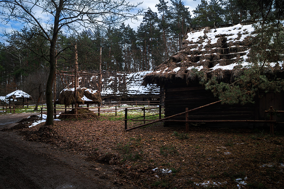 skansen w kolbuszowej - zabytkowa zabudowa wiejska